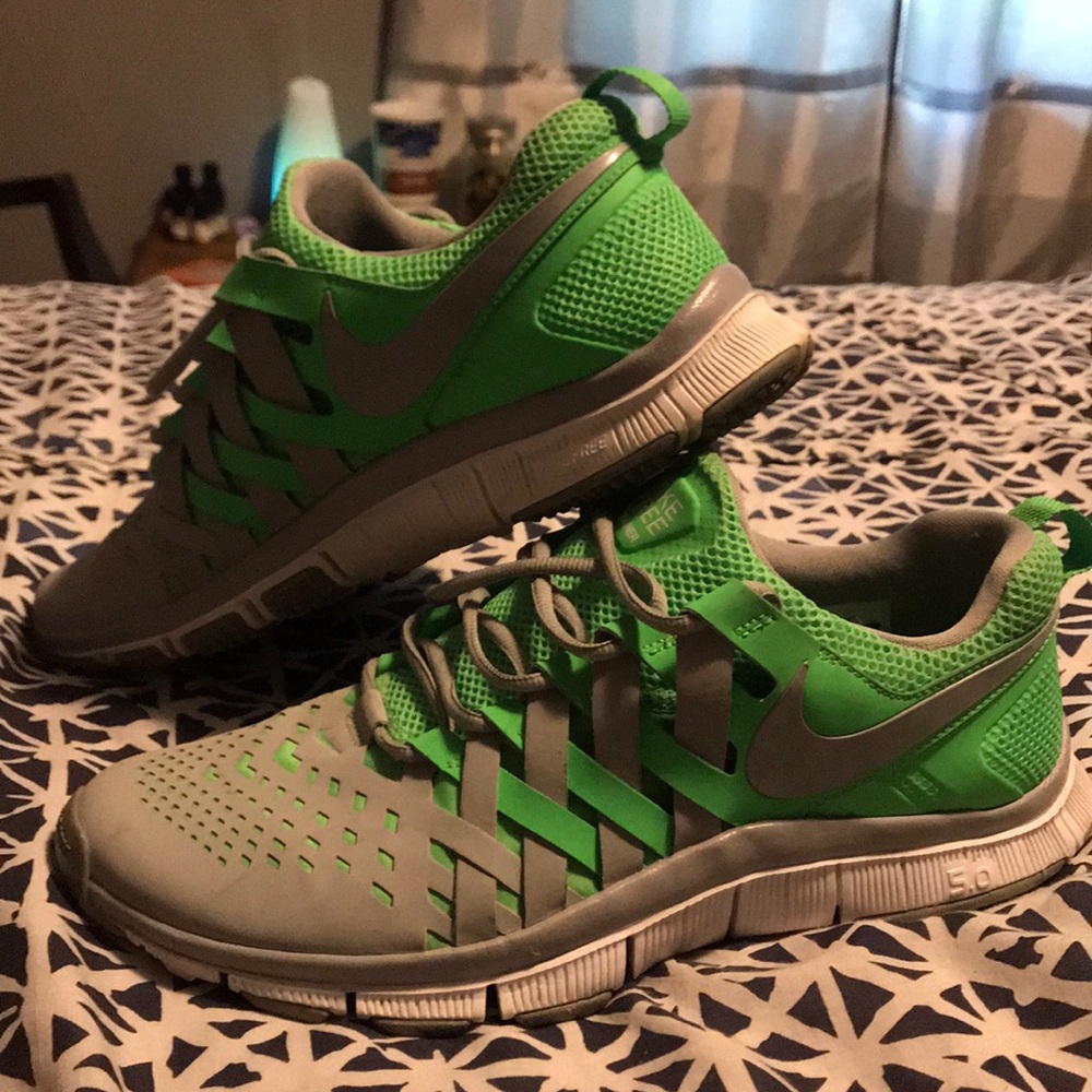 NIKE FREE TRAINER - MENS SIZE 11. Previously owned